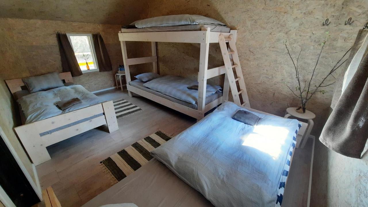 Kardoni Puhkelaager Tornimae Buitenkant foto