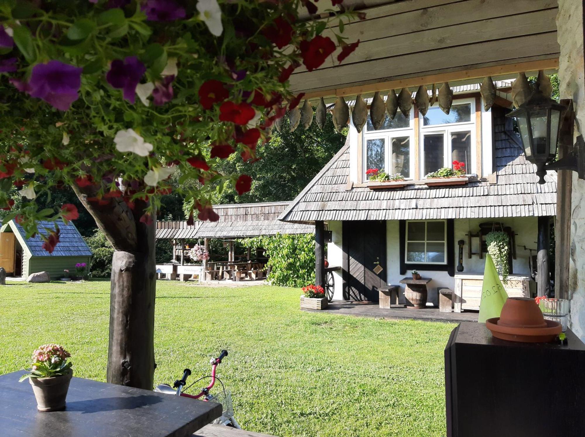 Kardoni Puhkelaager Tornimae Buitenkant foto